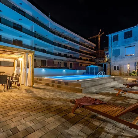 Gorgeous In With Wifi *