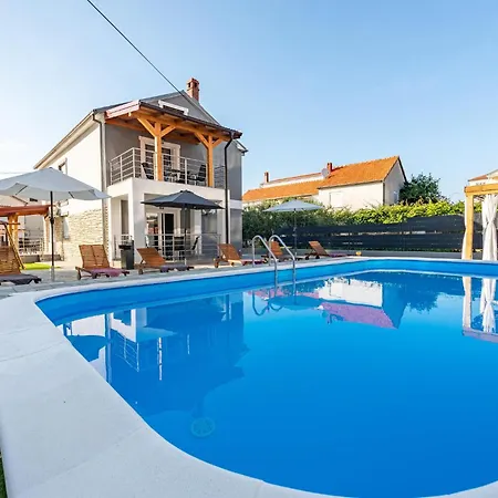 Tatil Evi Gorgeous In With Wifi Zadar