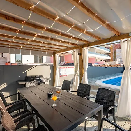 Gorgeous In With Wifi