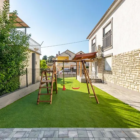 Tatil Evi Gorgeous In With Wifi Zadar